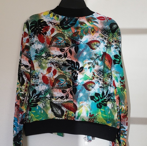 Cropped jacket. - Picture 5 of 5